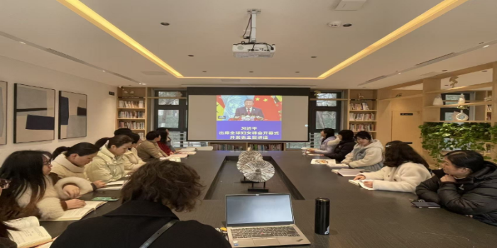 “书香润心·手作传情”——淮北市数据资源管理局开展“三八”妇女节活动