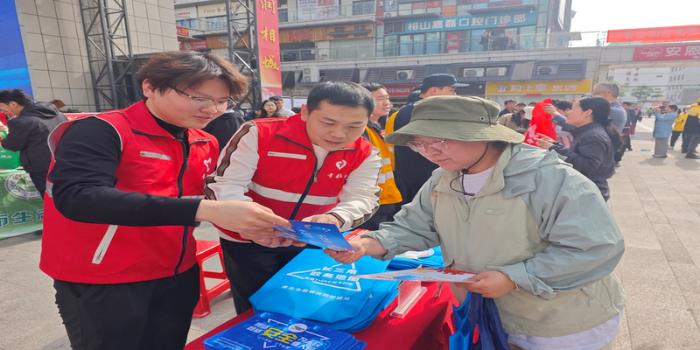 市数据资源局积极参加全民国家安全教育日宣传活动