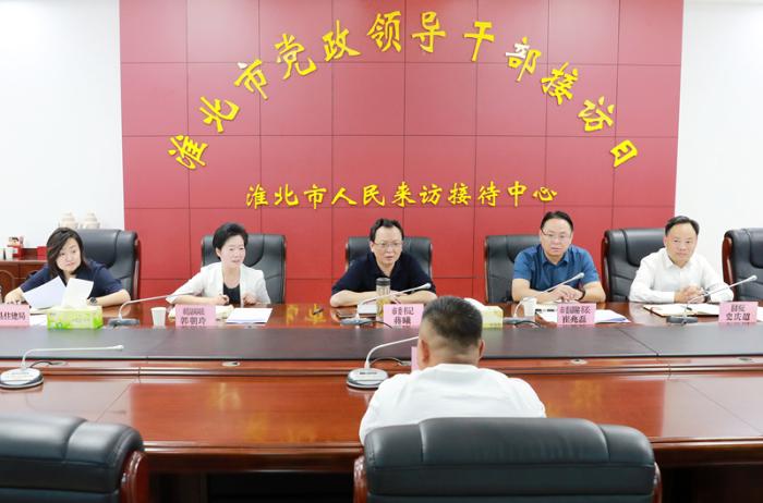蒋曦在市群众来访接待中心开门接访